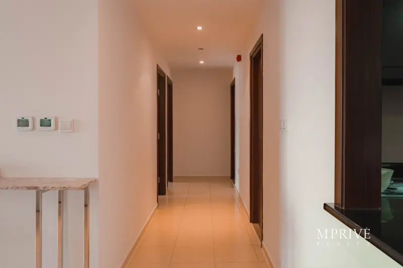 Spacious 2 BR | Unfurnished | Available on Nov 10
