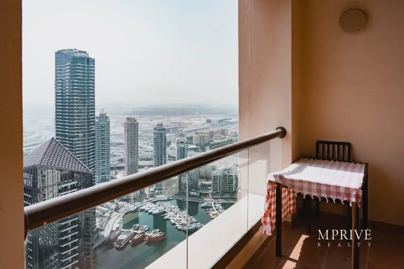 Spacious 2 BR | Unfurnished | Available on Nov 10