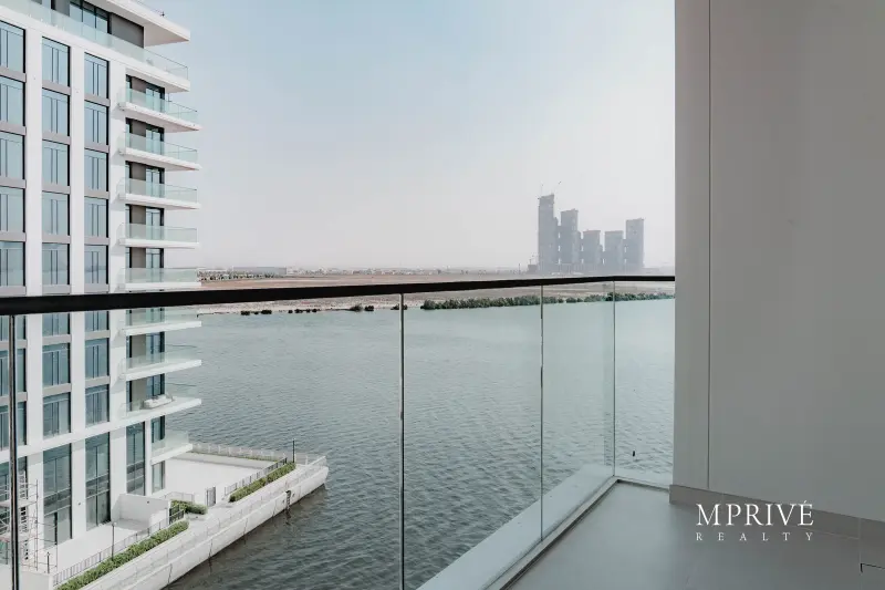 Spacious 1BR | Premium | Modern Waterfront Living