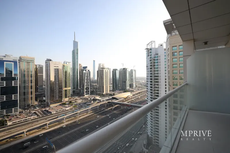 Corner Unit |Marina View |Close to Metro| Tenanted