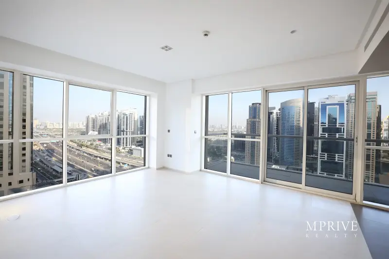 Corner Unit |Marina View |Close to Metro| Tenanted