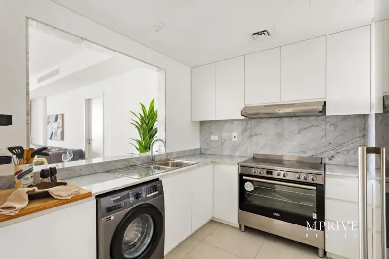 Elegant 2BR | Furnished | Community View