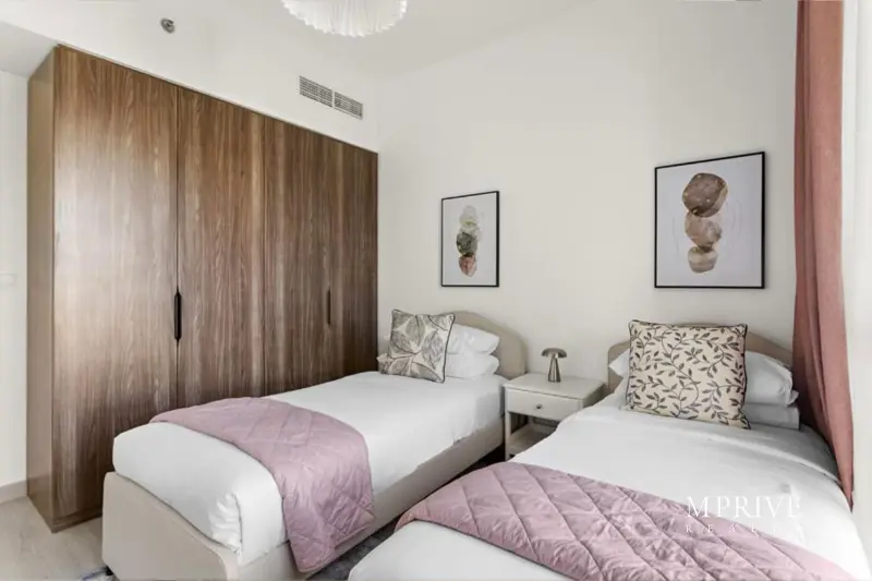 Elegant 2BR | Furnished | Community View