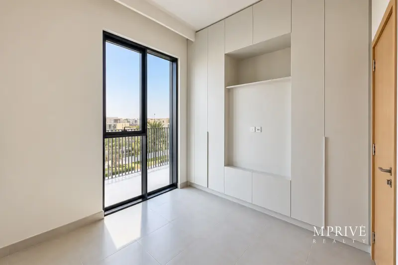 Villas View | Spacious Terrace | Vacant