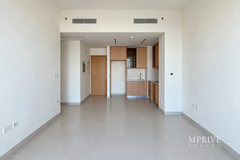 Villas View | Spacious Terrace | Vacant