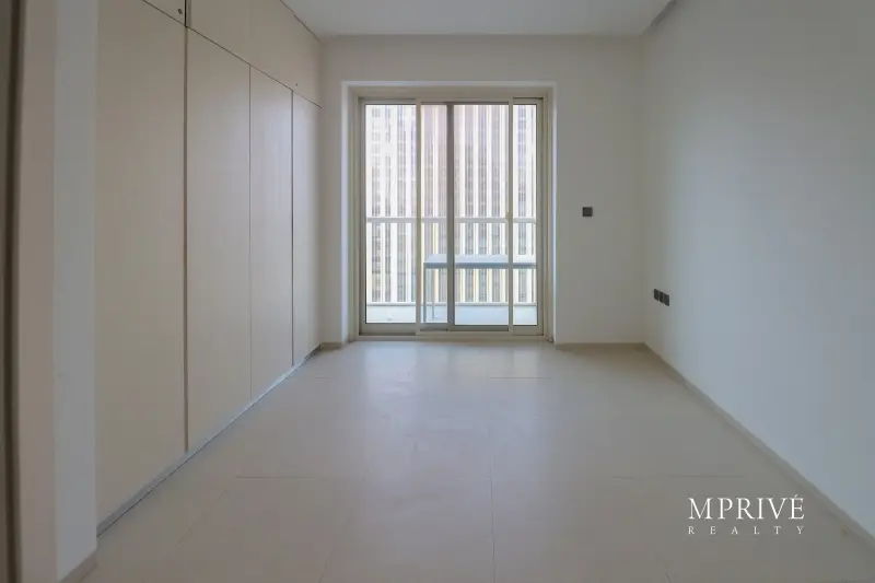 Close to Metro | Marina View | Ready-to-Move-In