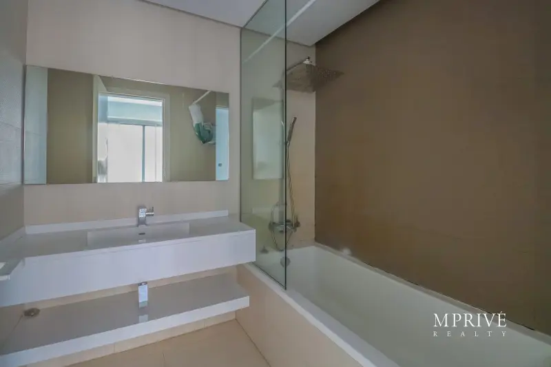 Close to Metro | Marina View | Ready-to-Move-In